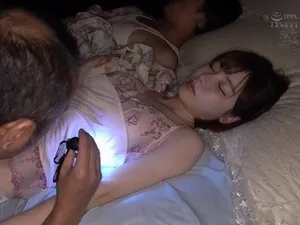 Chú đụ có sướng hơn cặc người yêu cháu không